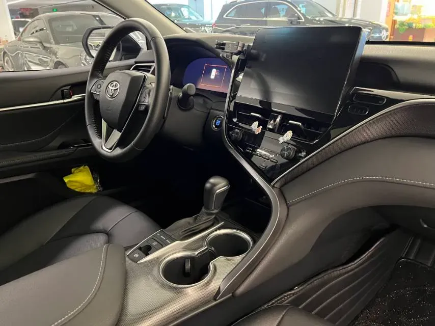 2021 Toyota Camry 2.5L 209HP L4 8AT,autocango,china used car exporter,china ev exporter,chinese used car exporter,chinese used ev exporter