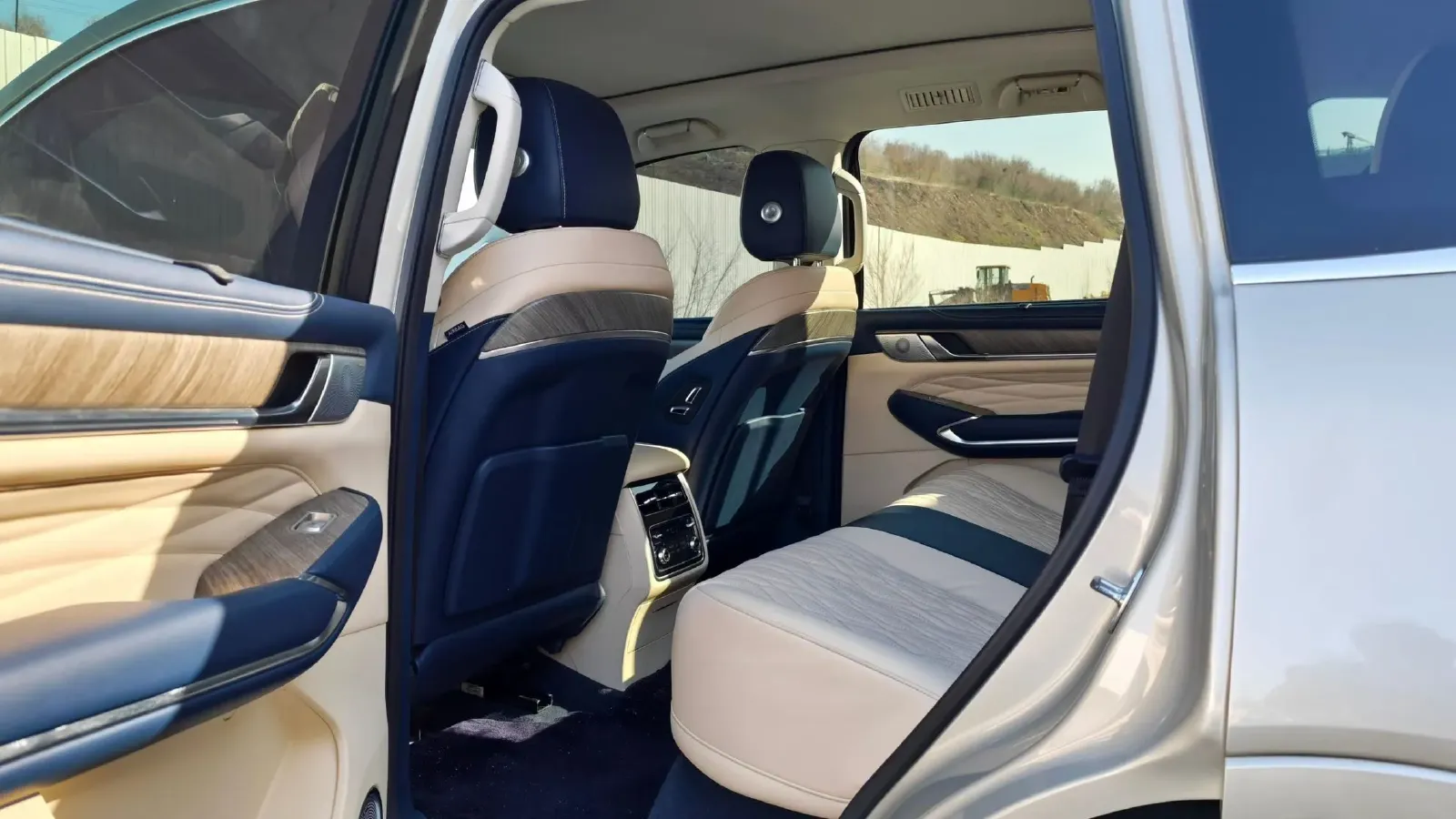 2022 Tank 500 3.0T 360HP V6 9AT,autocango,china used car exporter,china ev exporter,chinese used car exporter,chinese used ev exporter