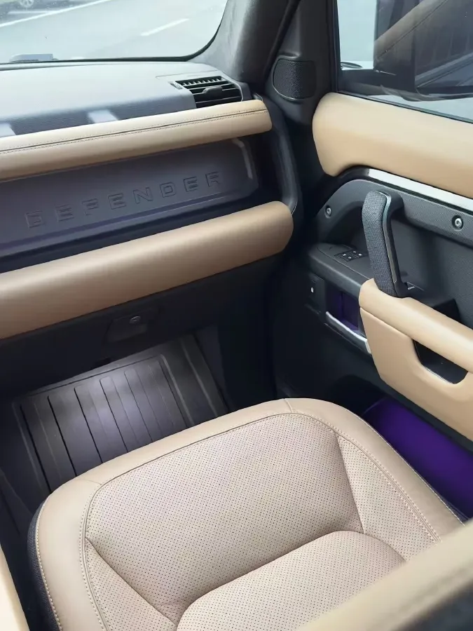 2025 Land Rover Defender 3.0T 400HP L6 8AT,autocango,china used car exporter,china ev exporter,chinese used car exporter,chinese used ev exporter