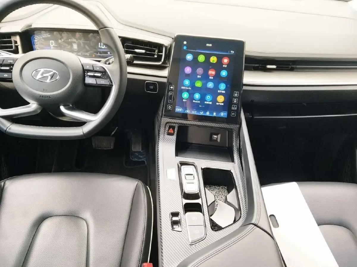 2021 Hyundai Custo 1.5T 170HP L4 8AT,autocango,china used car exporter,china ev exporter,chinese used car exporter,chinese used ev exporter