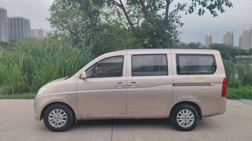 2018 WuLing RongGuang V 1.5L 112HP L4 5MT,autocango,china used car exporter,china ev exporter,chinese used car exporter,chinese used ev exporter