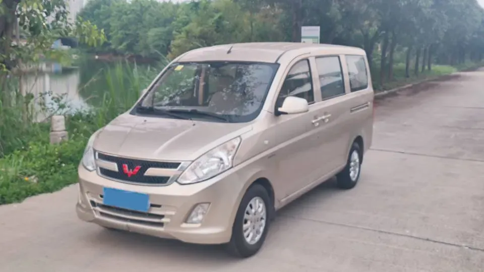 2018 WuLing RongGuang V 1.5L 112HP L4 5MT,autocango,china used car exporter,china ev exporter,chinese used car exporter,chinese used ev exporter