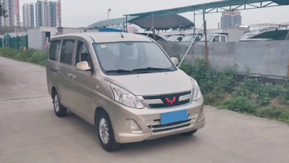2018 WuLing RongGuang V 1.5L 112HP L4 5MT,autocango,china used car exporter,china ev exporter,chinese used car exporter,chinese used ev exporter