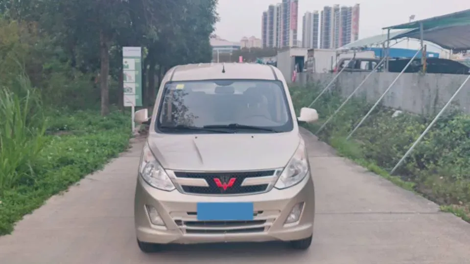 2018 WuLing RongGuang V 1.5L 112HP L4 5MT,autocango,china used car exporter,china ev exporter,chinese used car exporter,chinese used ev exporter