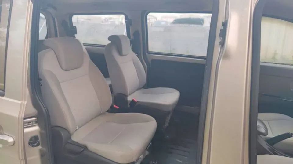 2018 WuLing RongGuang V 1.5L 112HP L4 5MT,autocango,china used car exporter,china ev exporter,chinese used car exporter,chinese used ev exporter