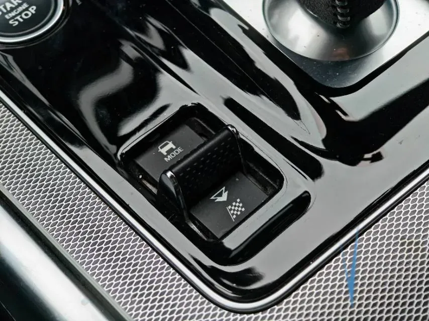 2021 Jaguar XEL 2.0T 250HP L4 8AT,autocango,china used car exporter,china ev exporter,chinese used car exporter,chinese used ev exporter