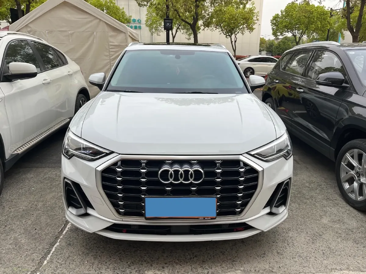 2022 Audi Q3 1.4T 150HP L4 7DCT,autocango,china used car exporter,china ev exporter,chinese used car exporter,chinese used ev exporter