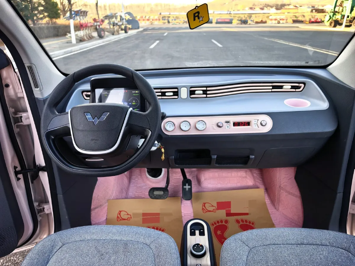 2022 WuLing HongGuang MINI EV BEV 13.8KWH,autocango,china used car exporter,china ev exporter,chinese used car exporter,chinese used ev exporter