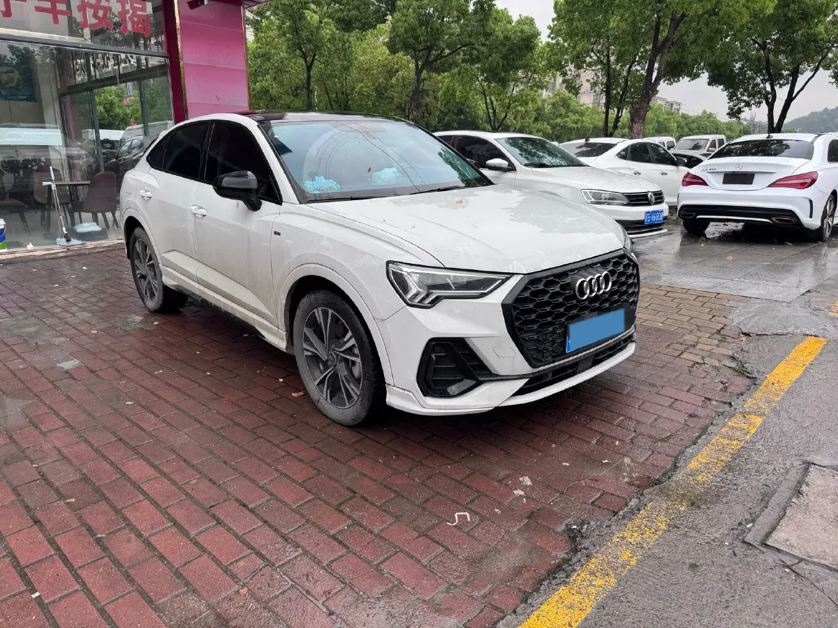 2022 Audi Q3 Sportback 2.0T 186HP L4 7DCT,autocango,china used car exporter,china ev exporter,chinese used car exporter,chinese used ev exporter