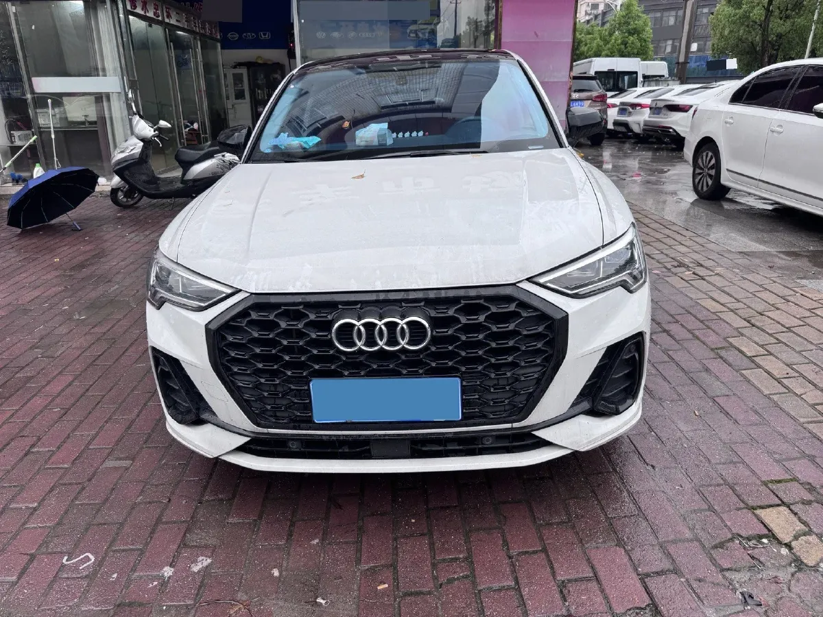2022 Audi Q3 Sportback 2.0T 186HP L4 7DCT,autocango,china used car exporter,china ev exporter,chinese used car exporter,chinese used ev exporter
