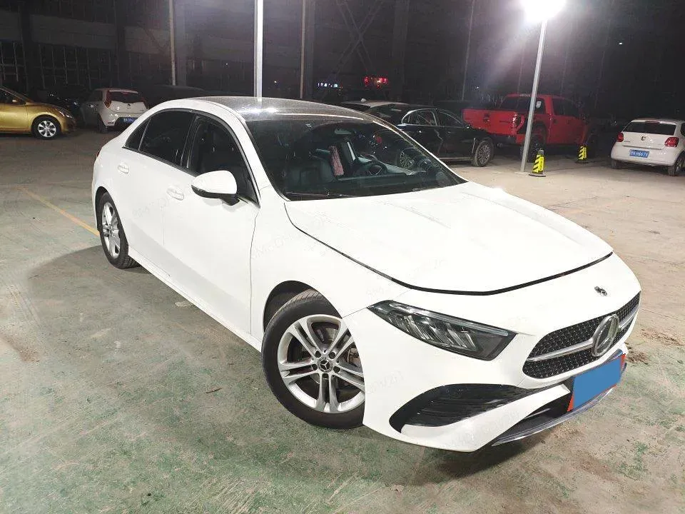 2024 Mercedes-Benz A Class 1.3T 136HP L4 7DCT,autocango,china used car exporter,china ev exporter,chinese used car exporter,chinese used ev exporter