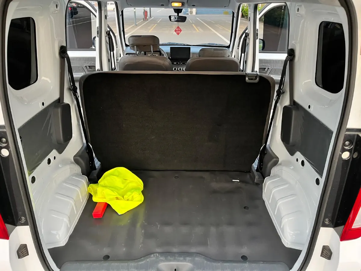 2025 WuLing ZhiGuang BEV 17.7KWH,autocango,china used car exporter,china ev exporter,chinese used car exporter,chinese used ev exporter