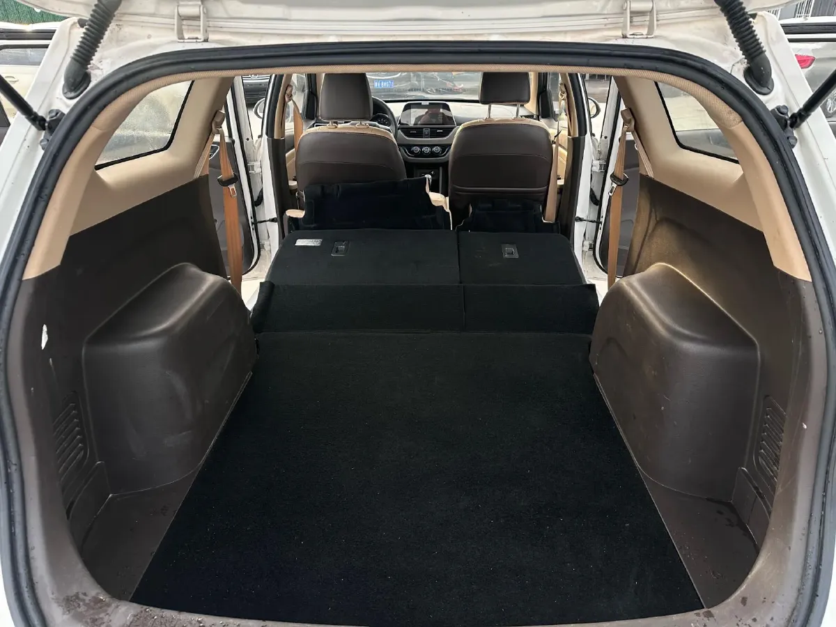 2017 BaoJun 310W 1.5L 112HP L4 6MT,autocango,china used car exporter,china ev exporter,chinese used car exporter,chinese used ev exporter