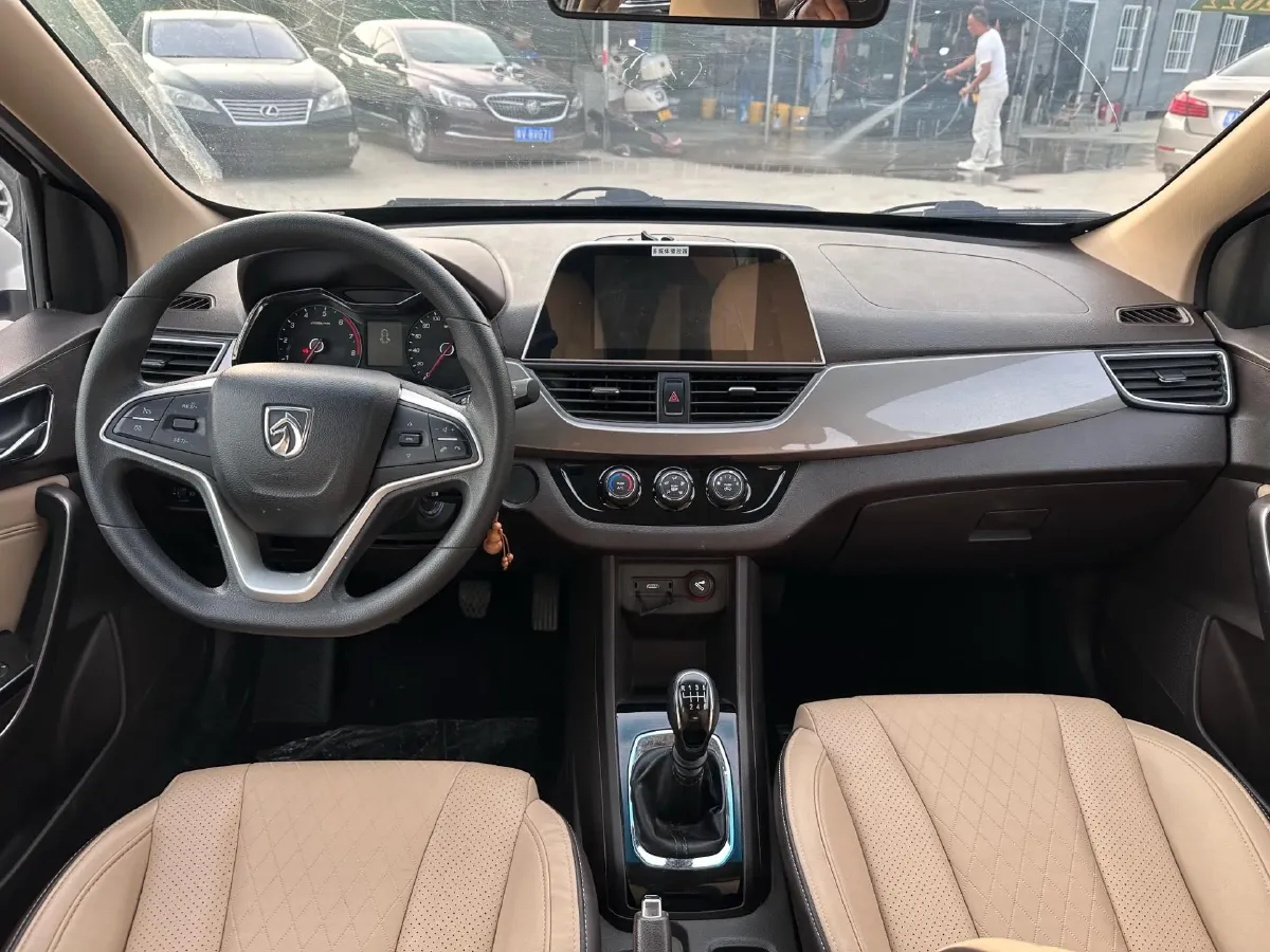 2017 BaoJun 310W 1.5L 112HP L4 6MT,autocango,china used car exporter,china ev exporter,chinese used car exporter,chinese used ev exporter