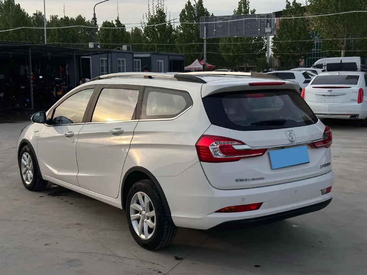 2017 BaoJun 310W 1.5L 112HP L4 6MT,autocango,china used car exporter,china ev exporter,chinese used car exporter,chinese used ev exporter