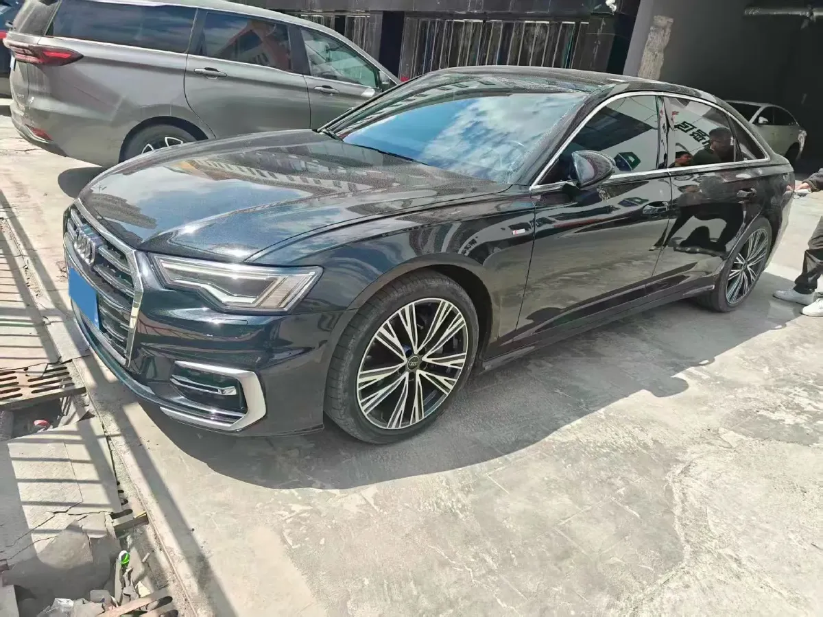2022 Audi A6L 2.0T 190HP L4 7DCT,autocango,china used car exporter,china ev exporter,chinese used car exporter,chinese used ev exporter