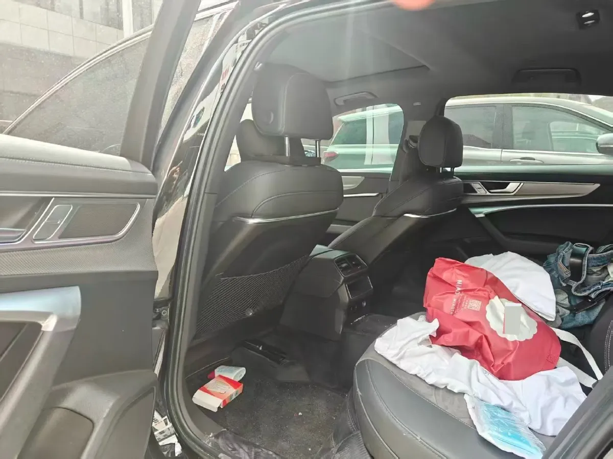 2022 Audi A6L 2.0T 190HP L4 7DCT,autocango,china used car exporter,china ev exporter,chinese used car exporter,chinese used ev exporter