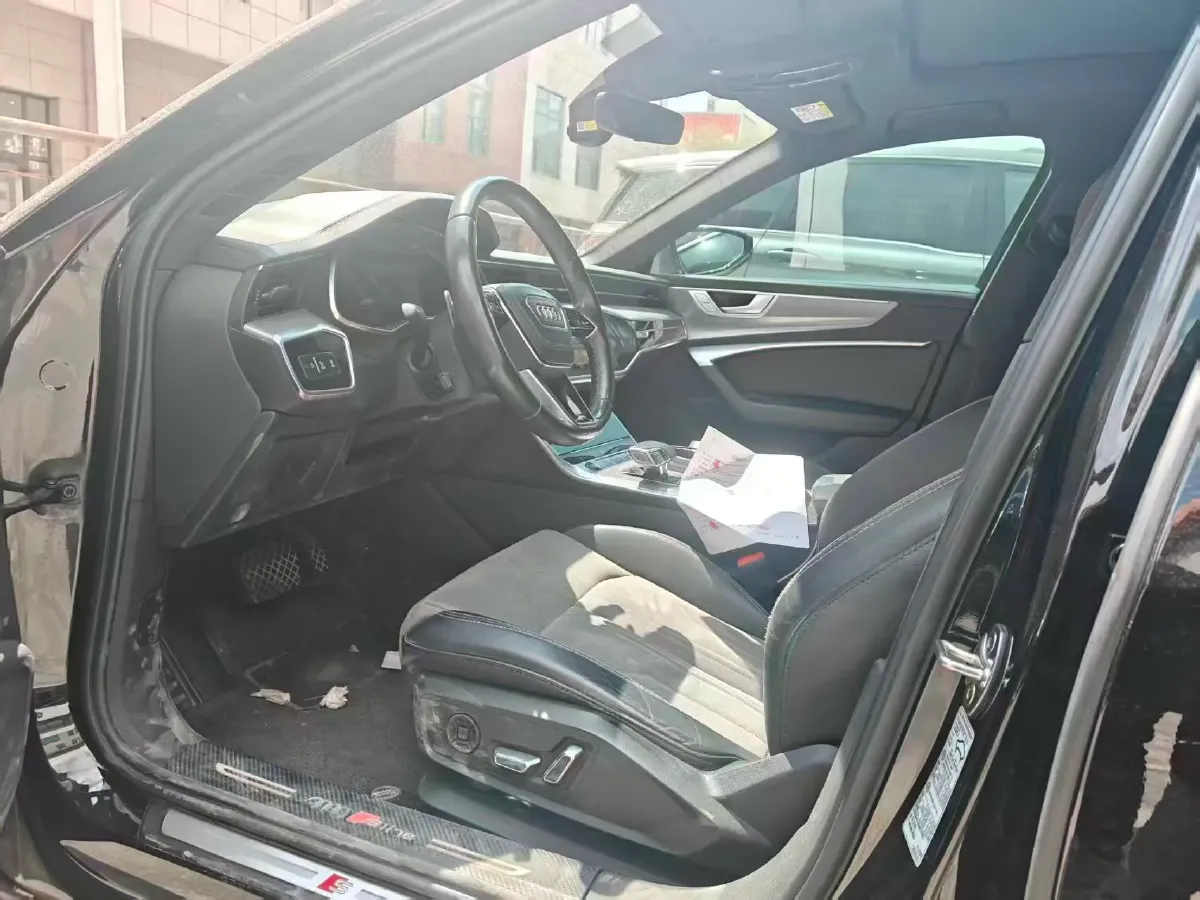 2022 Audi A6L 2.0T 190HP L4 7DCT,autocango,china used car exporter,china ev exporter,chinese used car exporter,chinese used ev exporter