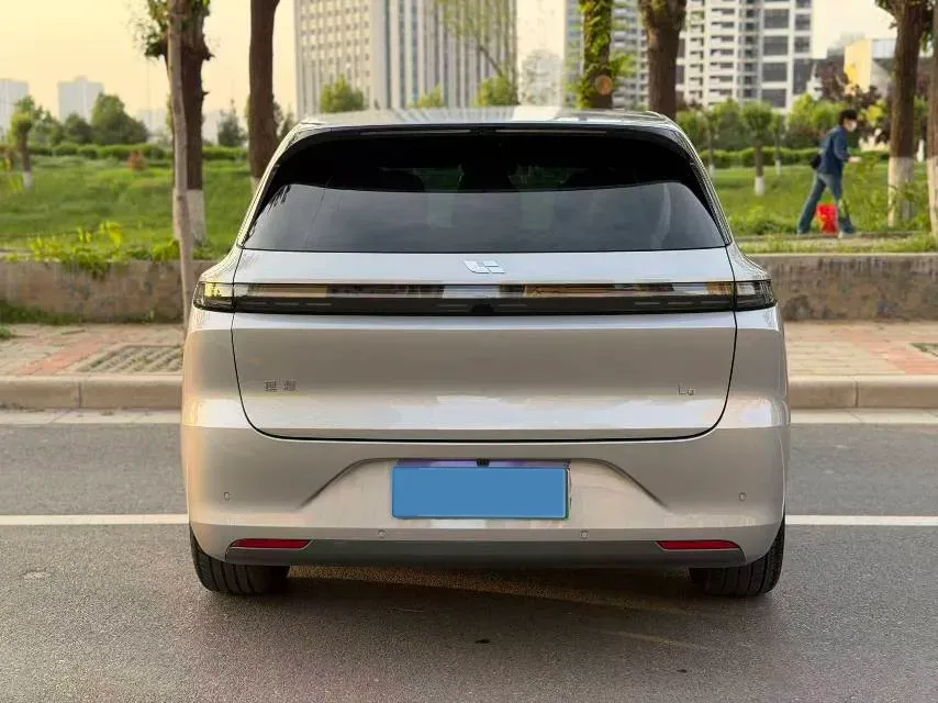 2024 Li L6 Range Extended 154HP L4 REEV 36.8KWH,autocango,china used car exporter,china ev exporter,chinese used car exporter,chinese used ev exporter