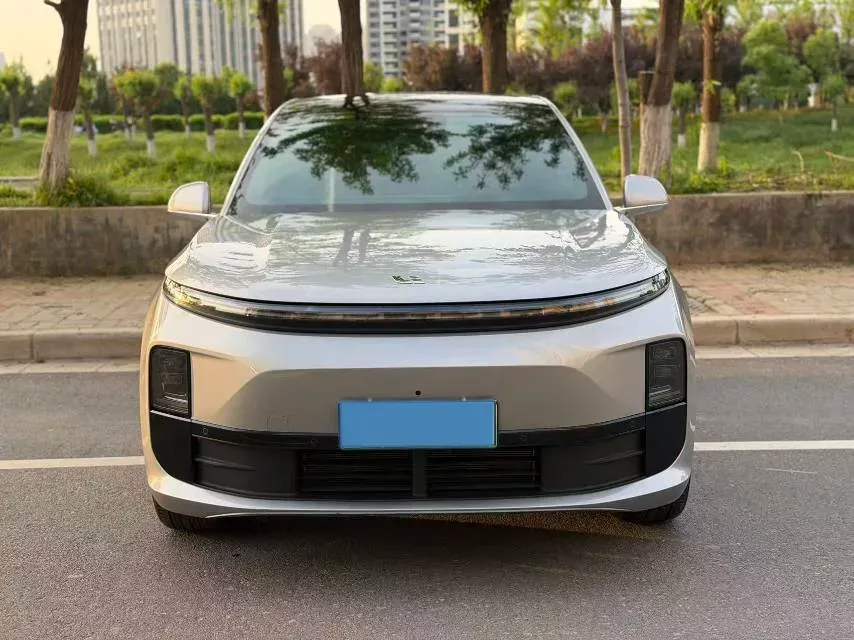 2024 Li L6 Range Extended 154HP L4 REEV 36.8KWH,autocango,china used car exporter,china ev exporter,chinese used car exporter,chinese used ev exporter