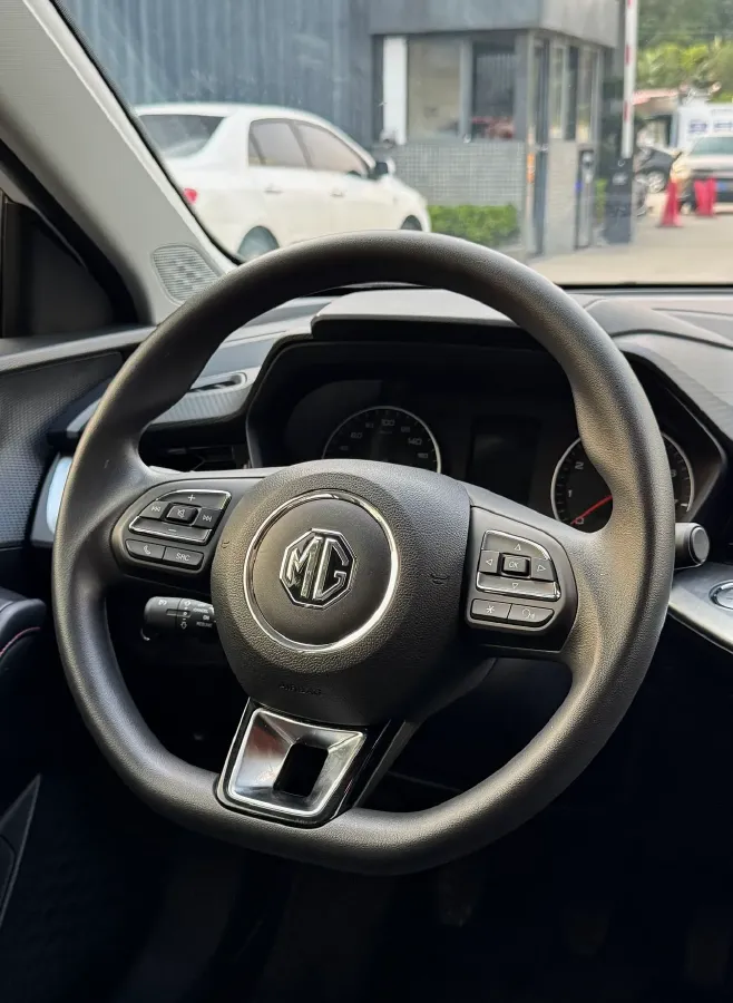 2021 MG 5 1.5L 120HP L4 5MT,autocango,china used car exporter,china ev exporter,chinese used car exporter,chinese used ev exporter