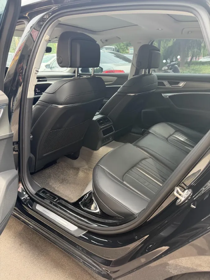 2024 Audi A6L 2.0T 245HP L4 7DCT,autocango,china used car exporter,china ev exporter,chinese used car exporter,chinese used ev exporter