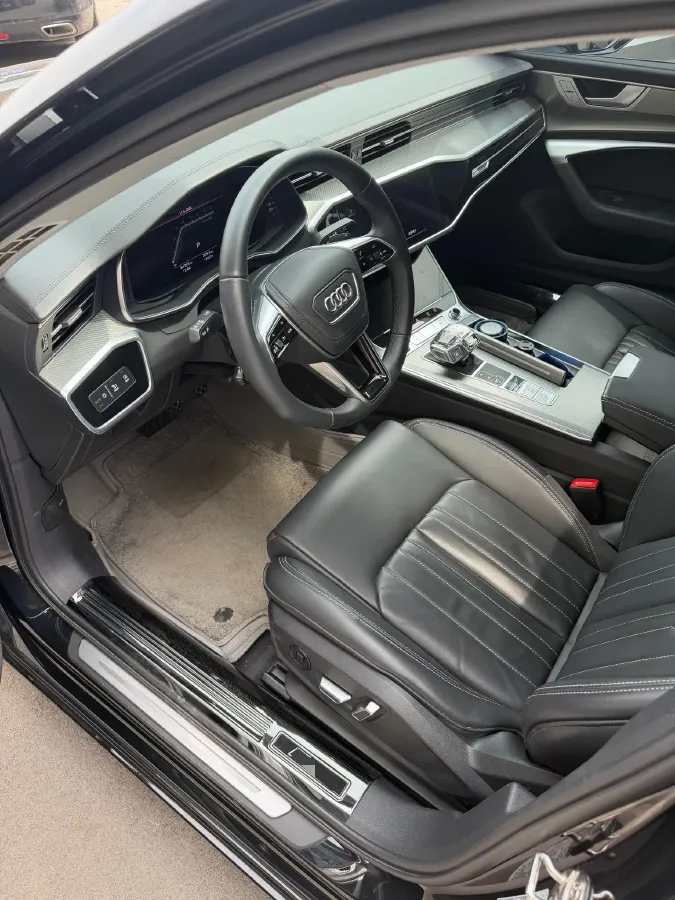 2024 Audi A6L 2.0T 245HP L4 7DCT,autocango,china used car exporter,china ev exporter,chinese used car exporter,chinese used ev exporter