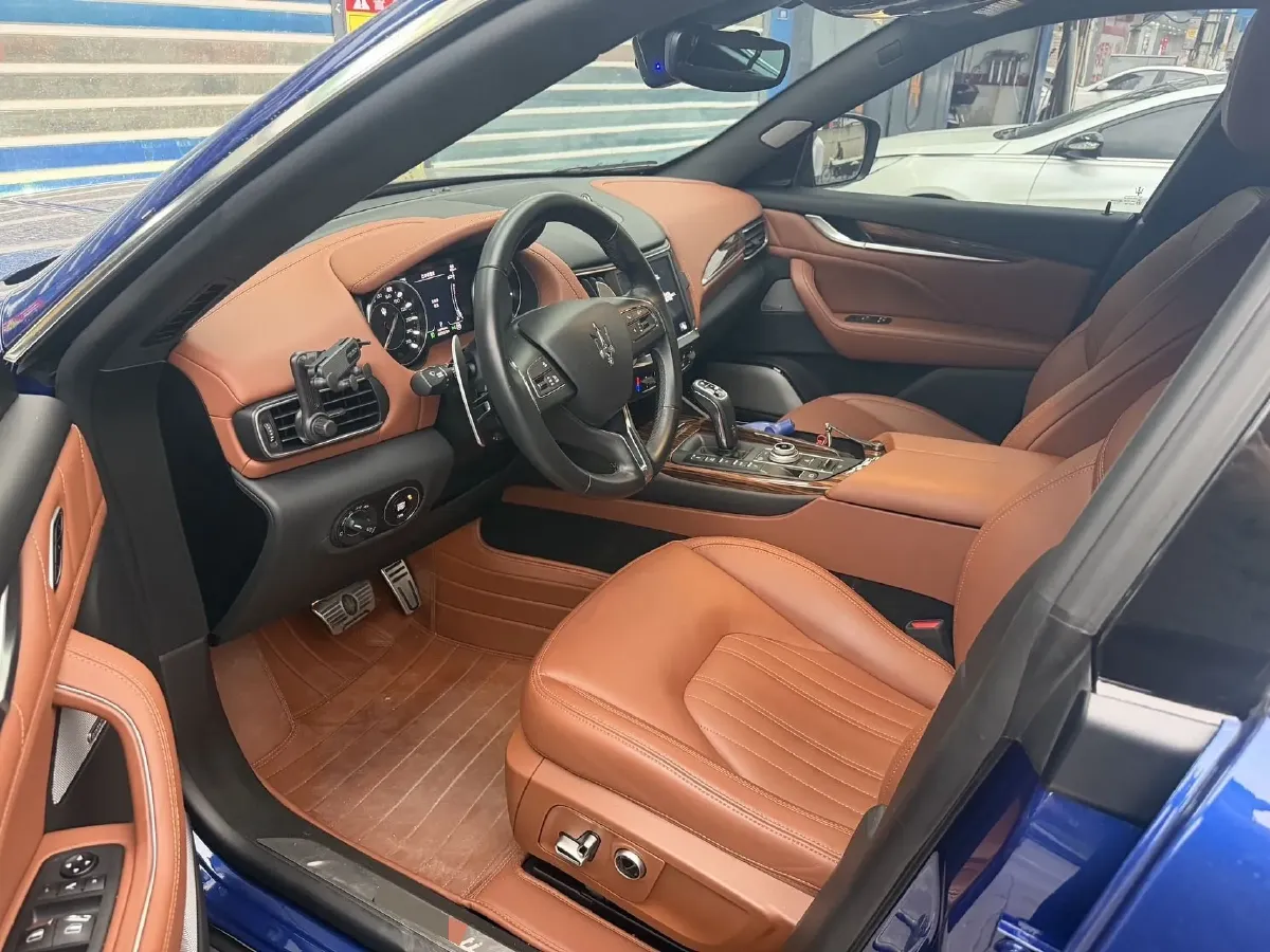 2021 Maserati Levante 3.0T 350HP V6 8AT,autocango,china used car exporter,china ev exporter,chinese used car exporter,chinese used ev exporter