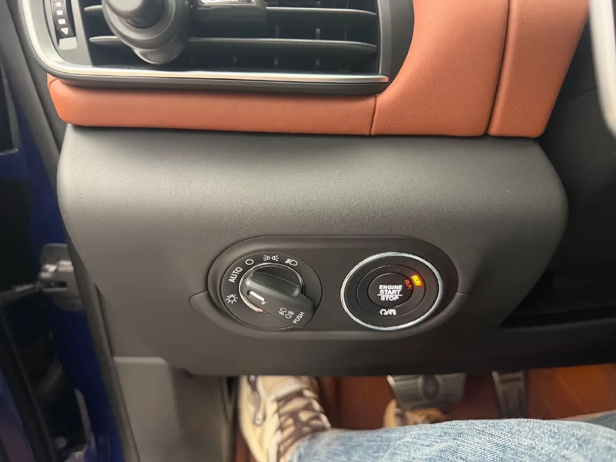 2021 Maserati Levante 3.0T 350HP V6 8AT,autocango,china used car exporter,china ev exporter,chinese used car exporter,chinese used ev exporter