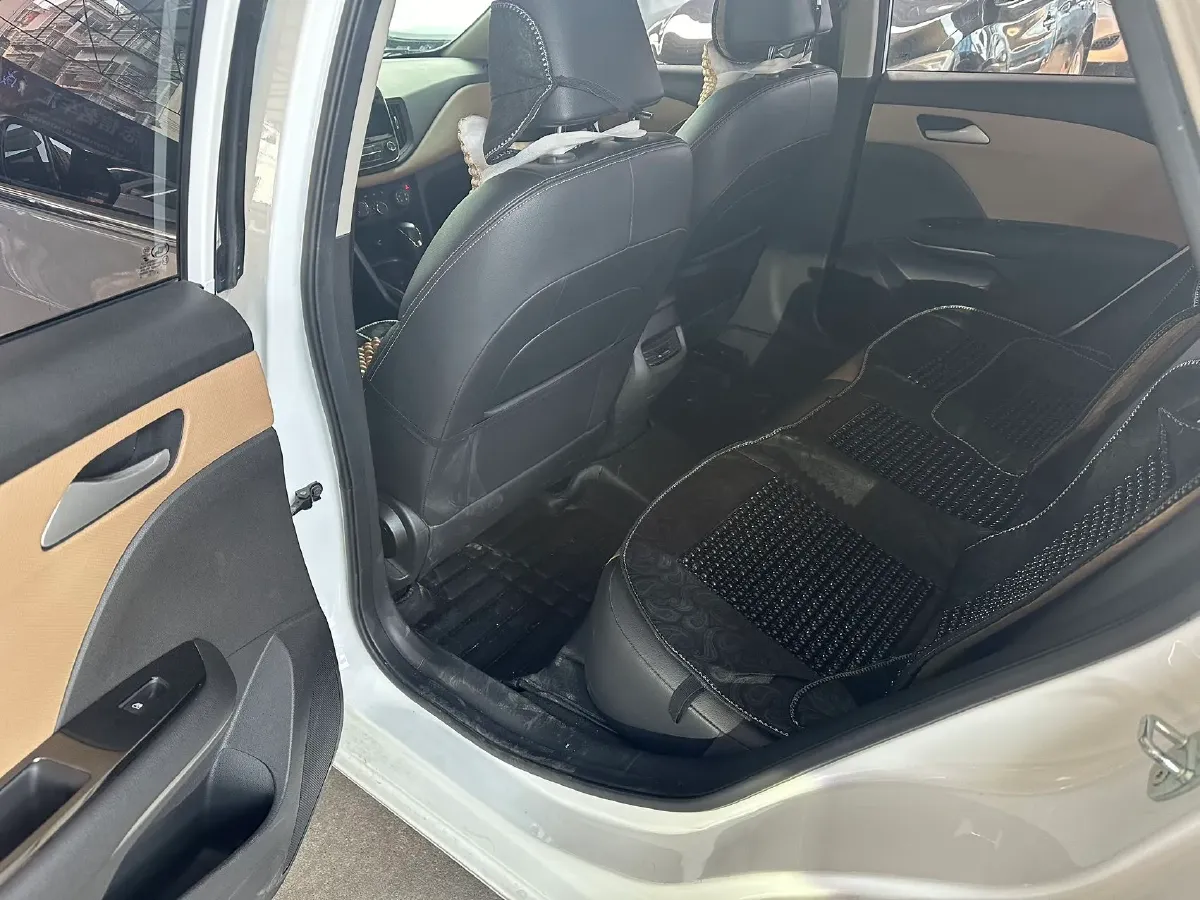 2021 Chevrolet Monza 1.5L 113HP L4 6AT,autocango,china used car exporter,china ev exporter,chinese used car exporter,chinese used ev exporter