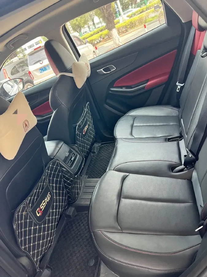 2022 ChangAn Oshan X7 Plus 1.5T 188HP L4 7DCT,autocango,china used car exporter,china ev exporter,chinese used car exporter,chinese used ev exporter