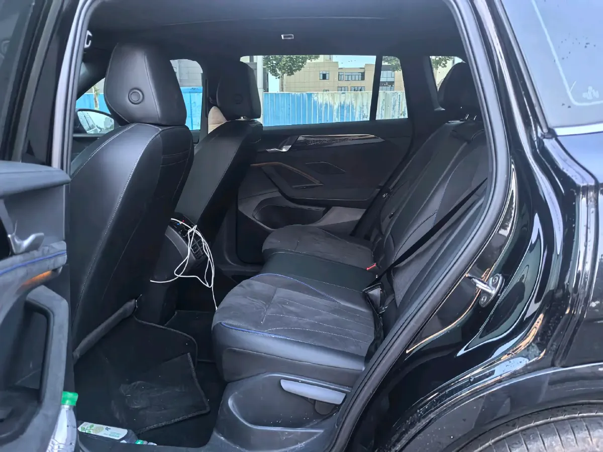 2026 Volkswagen Tiguan L 2.0T 220HP L4 7DCT,autocango,china used car exporter,china ev exporter,chinese used car exporter,chinese used ev exporter