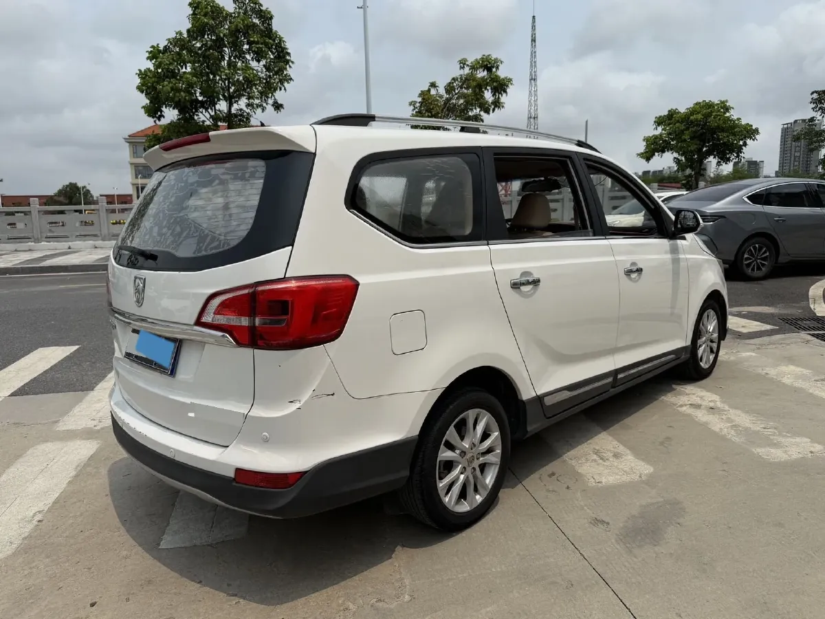 2016 BaoJun 560 1.5T 150HP L4 6MT,autocango,china used car exporter,china ev exporter,chinese used car exporter,chinese used ev exporter
