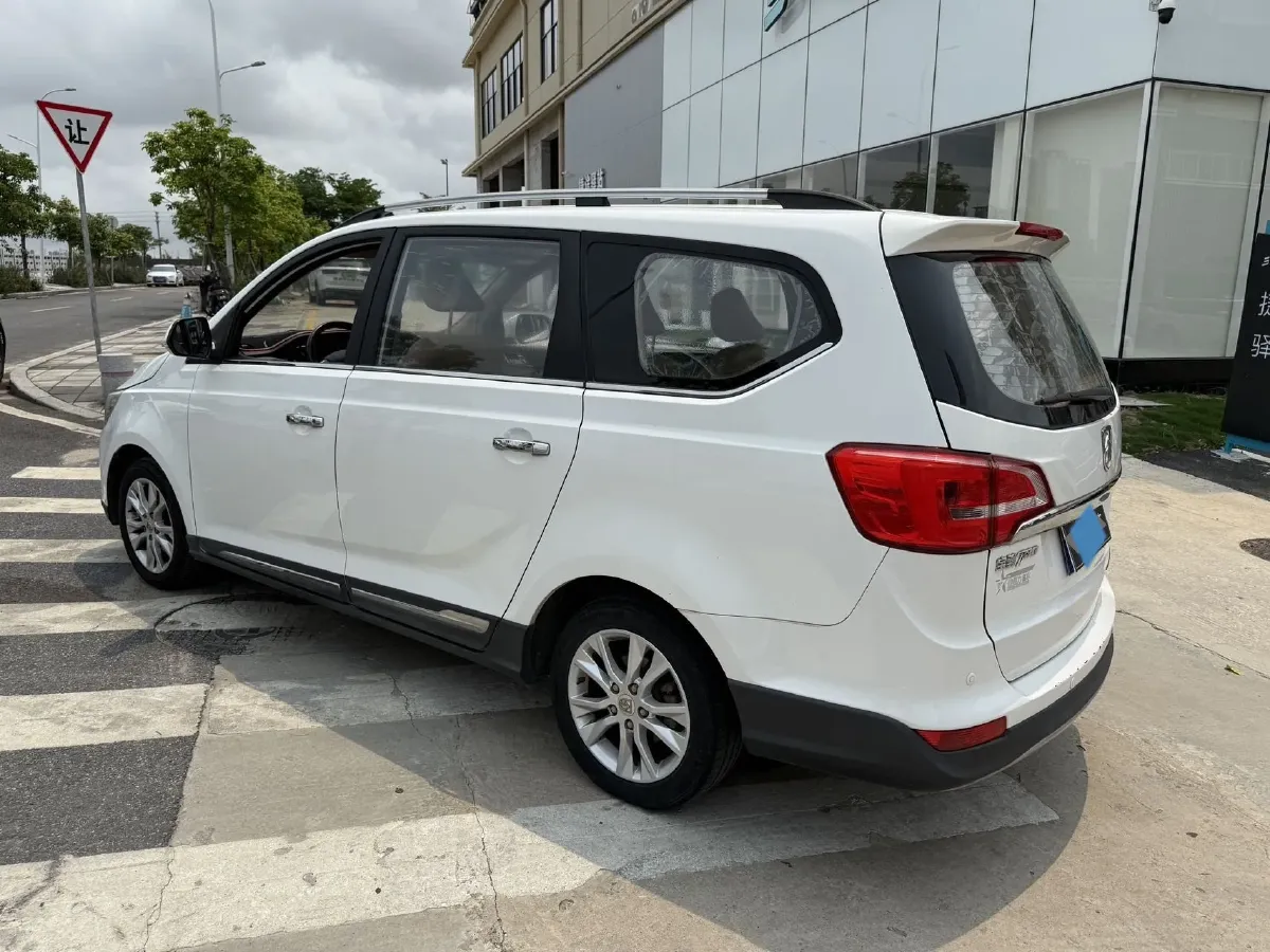 2016 BaoJun 560 1.5T 150HP L4 6MT,autocango,china used car exporter,china ev exporter,chinese used car exporter,chinese used ev exporter