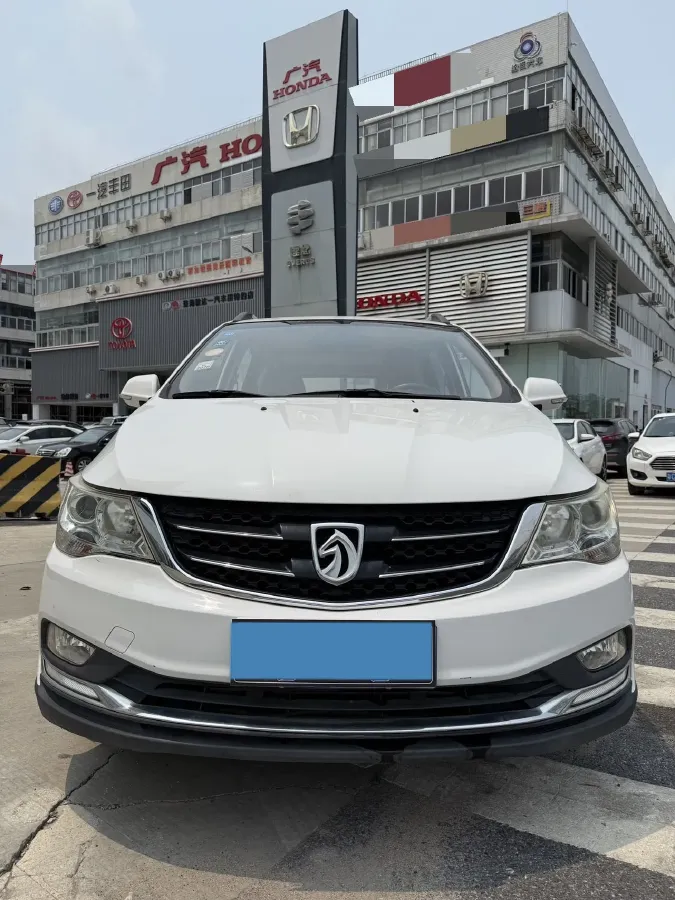 2016 BaoJun 560 1.5T 150HP L4 6MT,autocango,china used car exporter,china ev exporter,chinese used car exporter,chinese used ev exporter