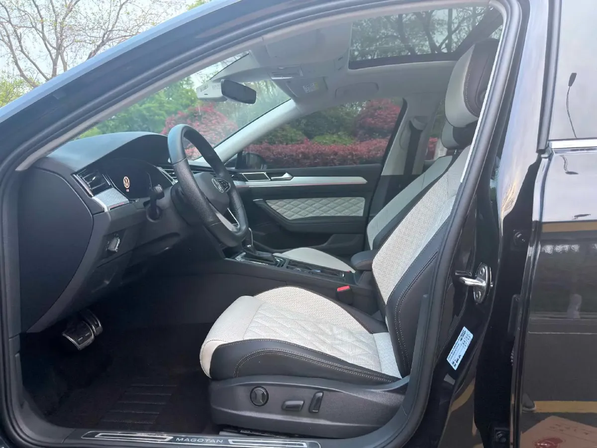 2023 Volkswagen Magotan 2.0T 186HP L4 7DCT,autocango,china used car exporter,china ev exporter,chinese used car exporter,chinese used ev exporter