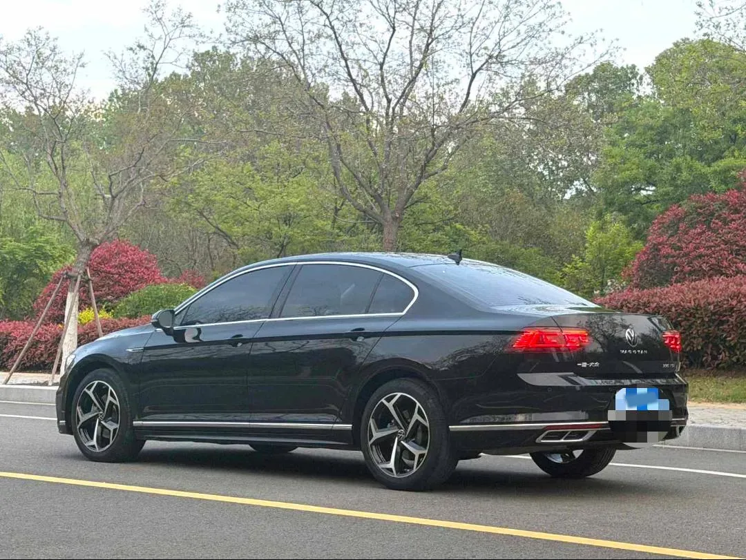 2023 Volkswagen Magotan 2.0T 186HP L4 7DCT,autocango,china used car exporter,china ev exporter,chinese used car exporter,chinese used ev exporter