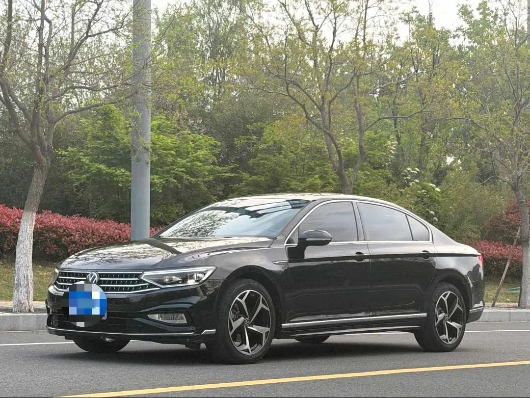 2023 Volkswagen Magotan 2.0T 186HP L4 7DCT,autocango,china used car exporter,china ev exporter,chinese used car exporter,chinese used ev exporter