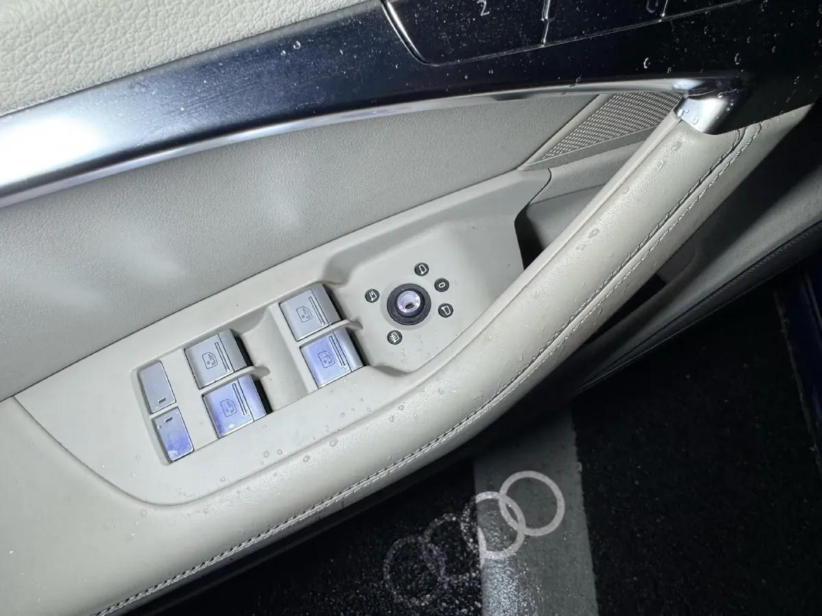 2022 Audi A6L 3.0T 340HP V6 7DCT,autocango,china used car exporter,china ev exporter,chinese used car exporter,chinese used ev exporter