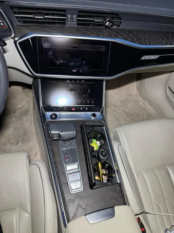 2022 Audi A6L 3.0T 340HP V6 7DCT,autocango,china used car exporter,china ev exporter,chinese used car exporter,chinese used ev exporter