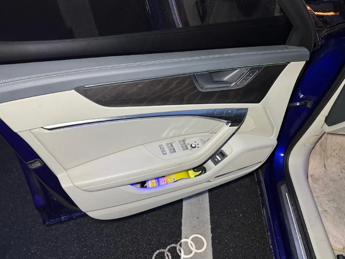 2022 Audi A6L 3.0T 340HP V6 7DCT,autocango,china used car exporter,china ev exporter,chinese used car exporter,chinese used ev exporter