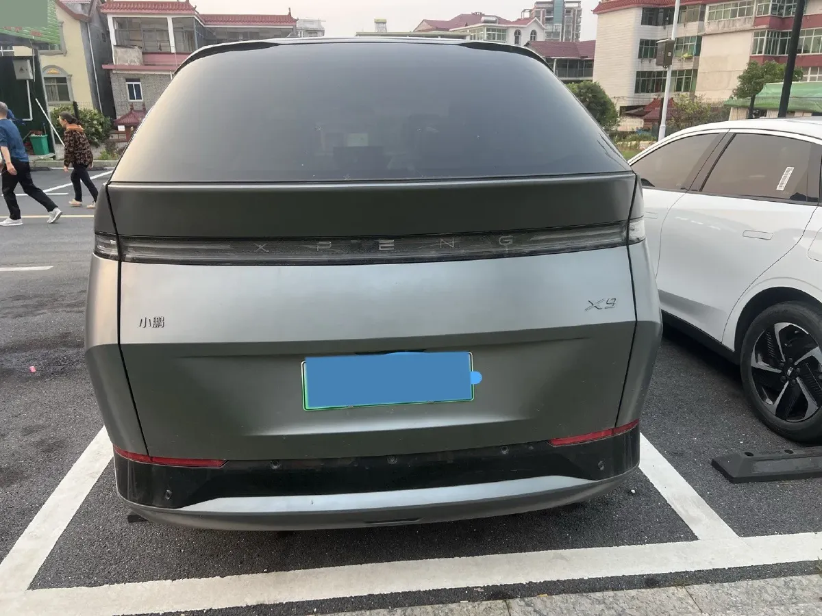2025 Xpeng X9 BEV,autocango,china used car exporter,china ev exporter,chinese used car exporter,chinese used ev exporter