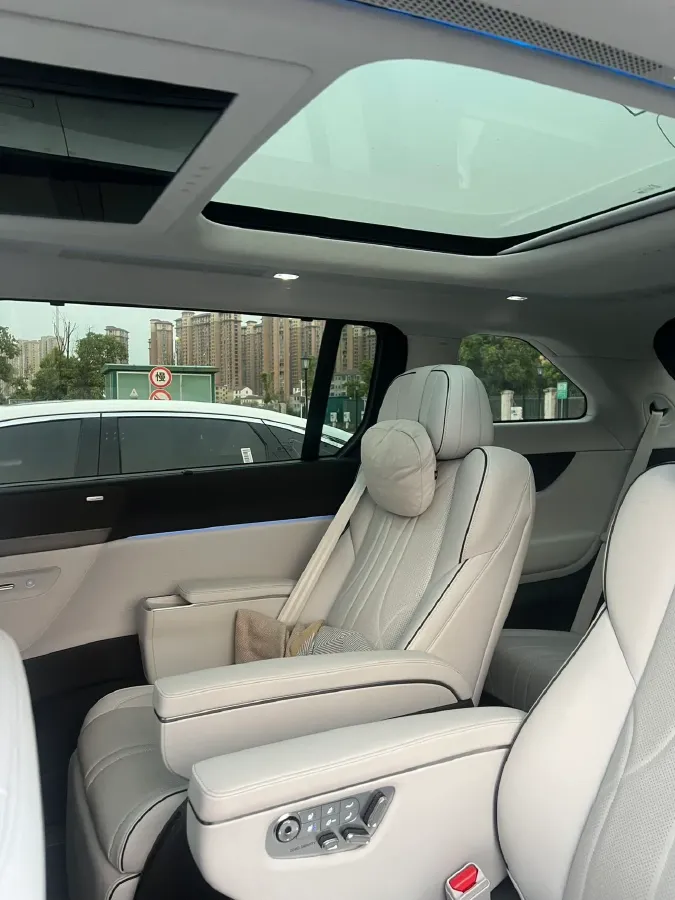 2025 Xpeng X9 BEV,autocango,china used car exporter,china ev exporter,chinese used car exporter,chinese used ev exporter