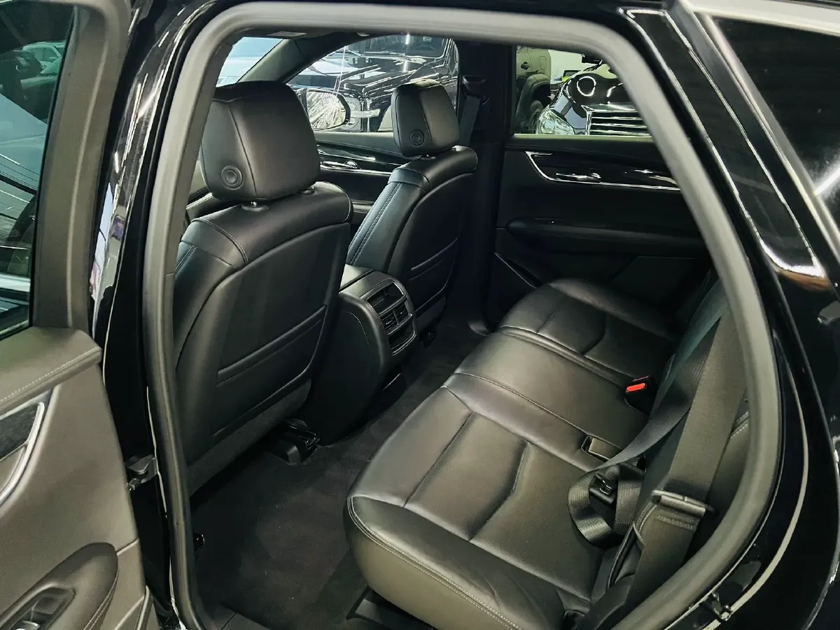 2020 Cadillac XT5 2.0T 241HP L4 9AT,autocango,china used car exporter,china ev exporter,chinese used car exporter,chinese used ev exporter