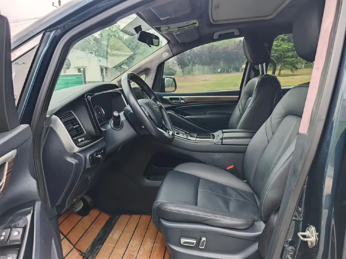 2021 GAC Trumpchi M8 2.0T 252HP L4 8AT,autocango,china used car exporter,china ev exporter,chinese used car exporter,chinese used ev exporter