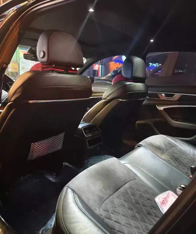 2024 Audi A6L 2.0T 245HP L4 7DCT,autocango,china used car exporter,china ev exporter,chinese used car exporter,chinese used ev exporter