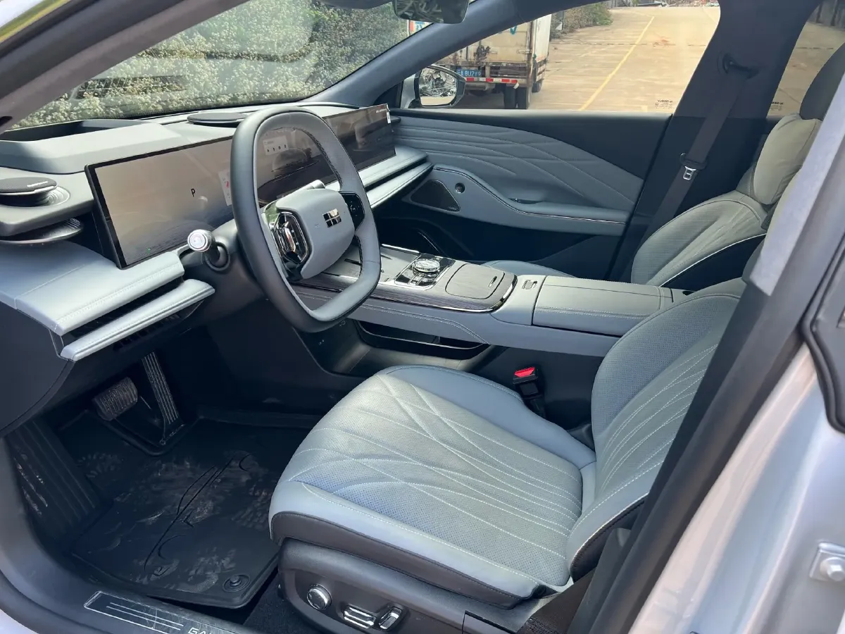 2025 Geely Galaxy E8 BEV 76KWH,autocango,china used car exporter,china ev exporter,chinese used car exporter,chinese used ev exporter