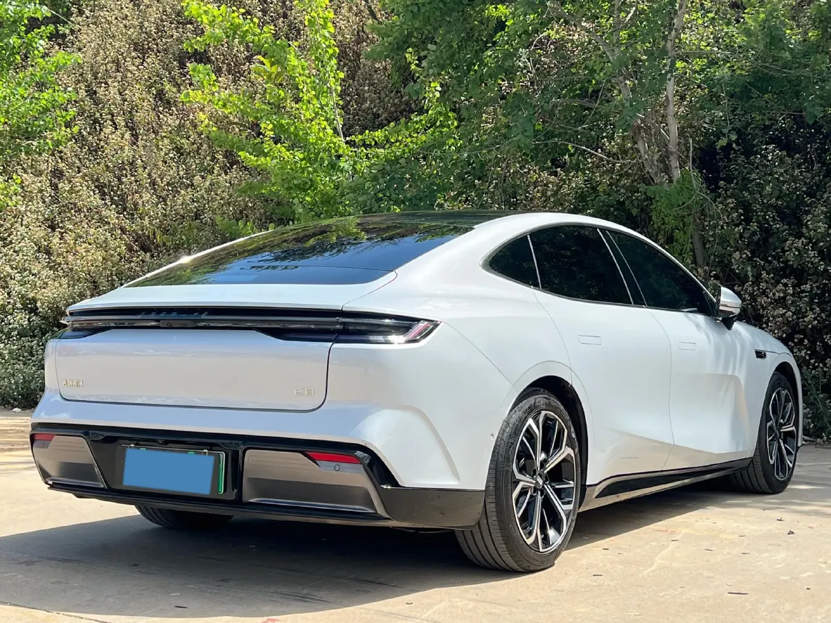 2025 Geely Galaxy E8 BEV 76KWH,autocango,china used car exporter,china ev exporter,chinese used car exporter,chinese used ev exporter