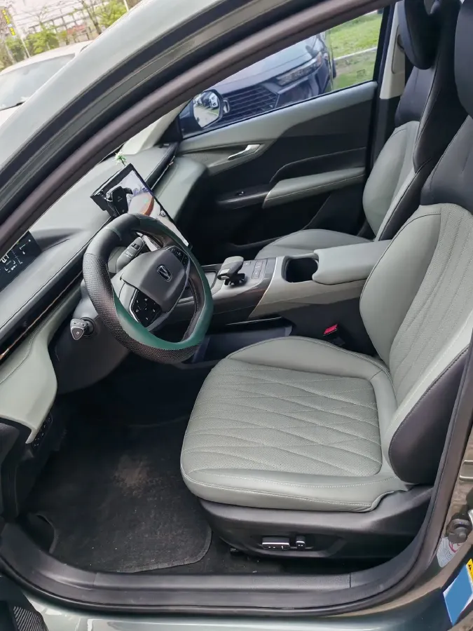 2023 ChangAn Oshan Z6 1.5T 188HP L4 7DCT,autocango,china used car exporter,china ev exporter,chinese used car exporter,chinese used ev exporter