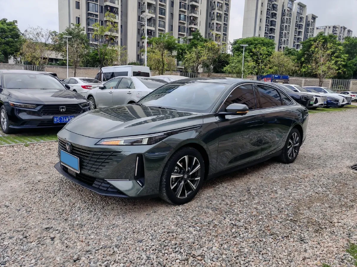 2023 ChangAn Oshan Z6 1.5T 188HP L4 7DCT,autocango,china used car exporter,china ev exporter,chinese used car exporter,chinese used ev exporter